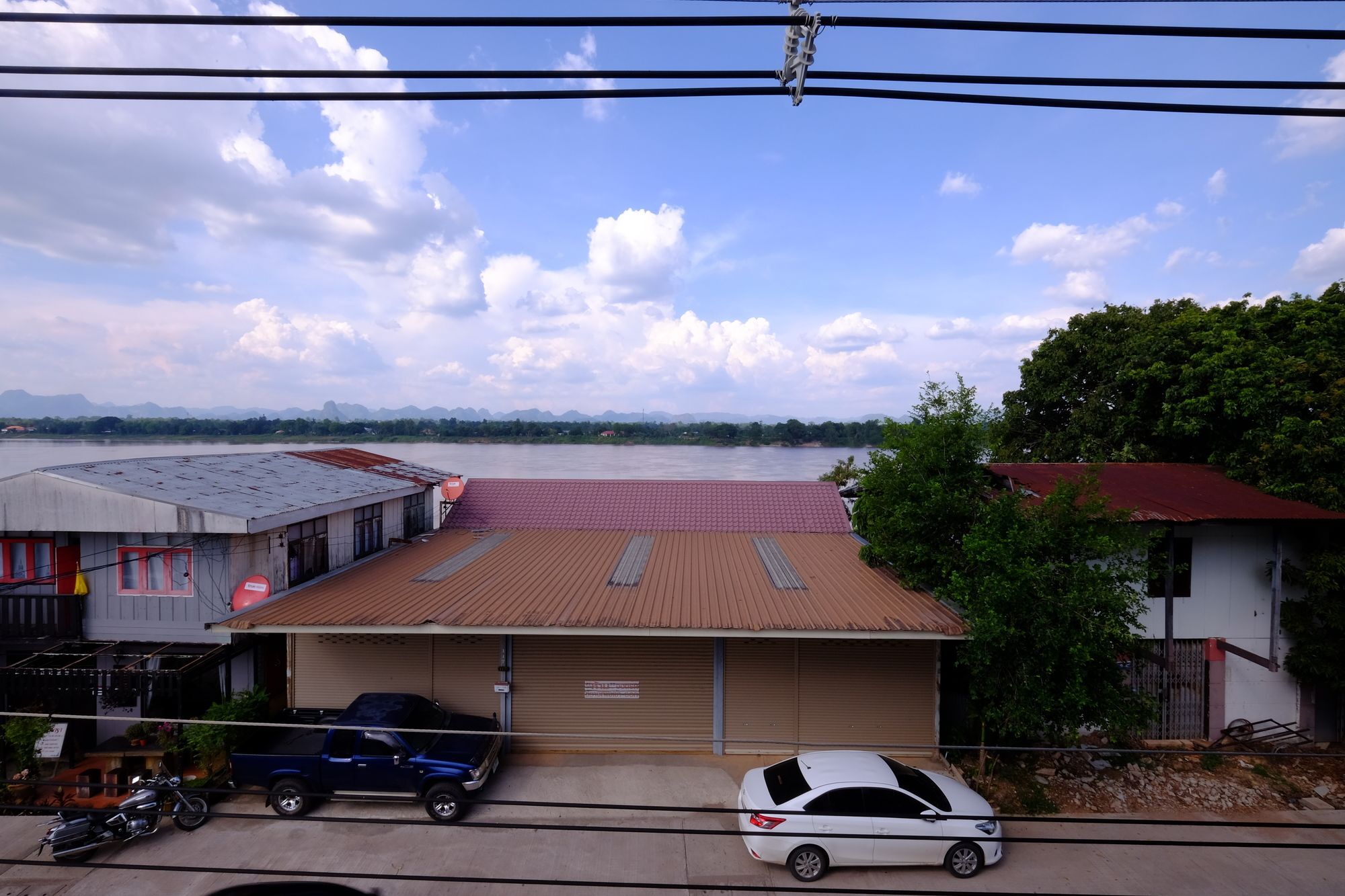 โรงแรมบ้านริมโขง นครพนม ภายนอก รูปภาพ